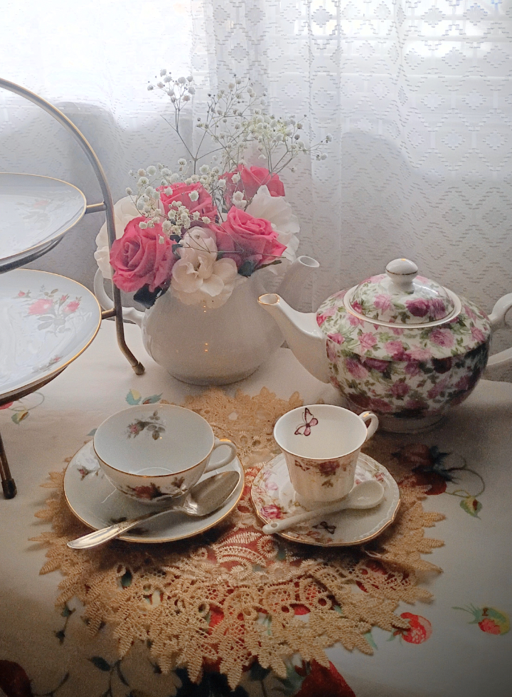 Home Mommy and Me tea settings